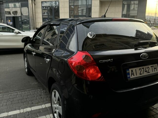 Черный Киа Сид, объемом двигателя 1.4 л и пробегом 330 тыс. км за 4499 $, фото 2 на Automoto.ua