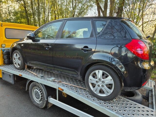 Черный Киа Сид, объемом двигателя 1.6 л и пробегом 200 тыс. км за 5999 $, фото 6 на Automoto.ua