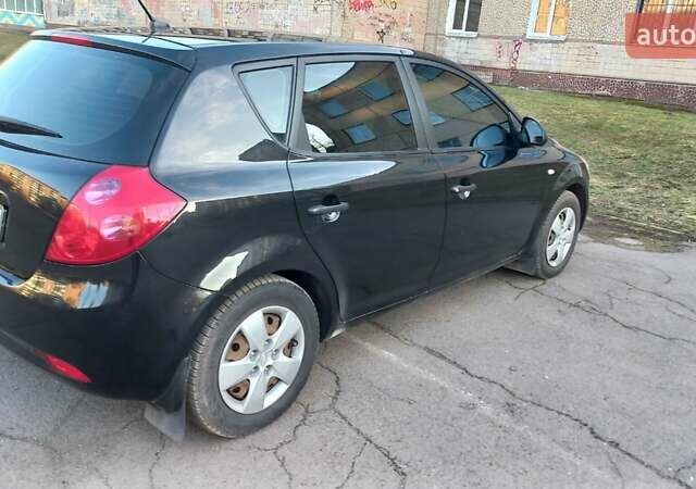 Черный Киа Сид, объемом двигателя 1.6 л и пробегом 165 тыс. км за 6300 $, фото 3 на Automoto.ua
