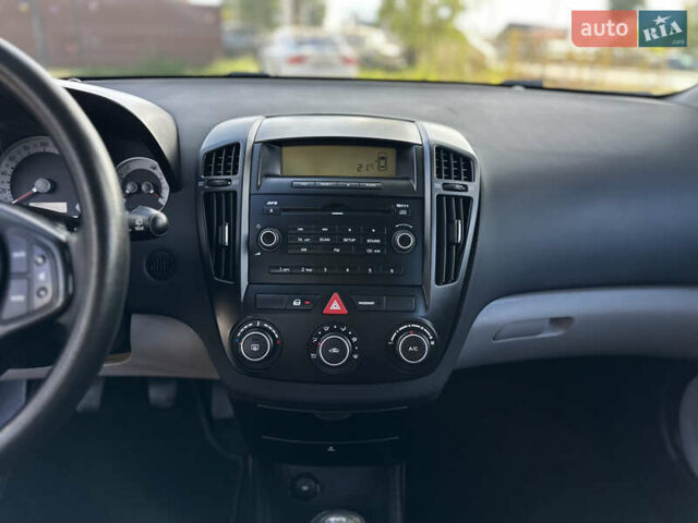 Чорний Кіа Сід, об'ємом двигуна 1.4 л та пробігом 226 тис. км за 5900 $, фото 36 на Automoto.ua