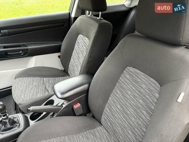 Черный Киа Сид, объемом двигателя 1.4 л и пробегом 215 тыс. км за 4600 $, фото 7 на Automoto.ua