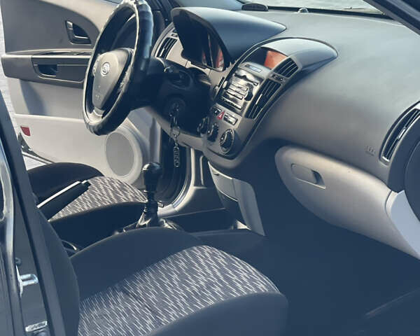 Киа Сид 2008 в Хусте на Automoto.ua Черный Киа Сид, объемом двигателя 1.4 л и пробегом 232 тыс. км за 5200 $, фото 18 на Automoto.ua