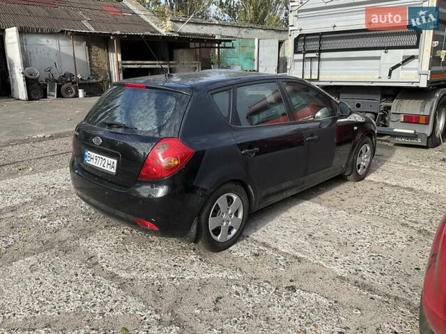 Черный Киа Сид, объемом двигателя 1.6 л и пробегом 180 тыс. км за 5400 $, фото 5 на Automoto.ua