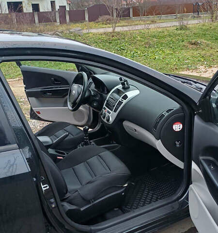 Черный Киа Сид, объемом двигателя 1.6 л и пробегом 206 тыс. км за 5500 $, фото 3 на Automoto.ua