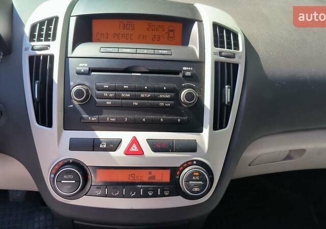 Черный Киа Сид, объемом двигателя 1.6 л и пробегом 204 тыс. км за 7200 $, фото 11 на Automoto.ua