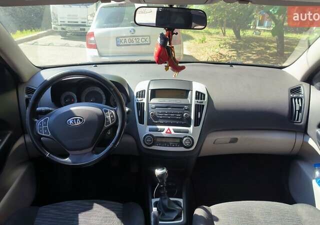 Черный Киа Сид, объемом двигателя 1.6 л и пробегом 204 тыс. км за 7200 $, фото 8 на Automoto.ua