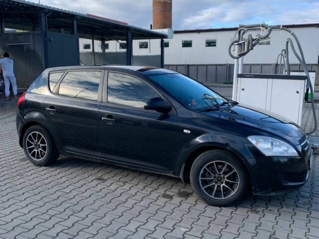 Черный Киа Сид, объемом двигателя 1.4 л и пробегом 216 тыс. км за 5600 $, фото 3 на Automoto.ua