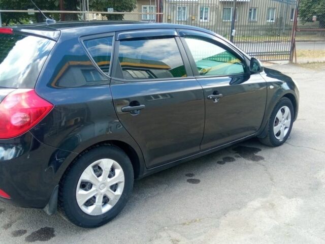 Черный Киа Сид, объемом двигателя 1.4 л и пробегом 178 тыс. км за 4850 $, фото 2 на Automoto.ua