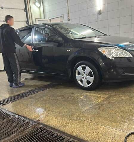 Черный Киа Сид, объемом двигателя 1.4 л и пробегом 192 тыс. км за 5000 $, фото 1 на Automoto.ua