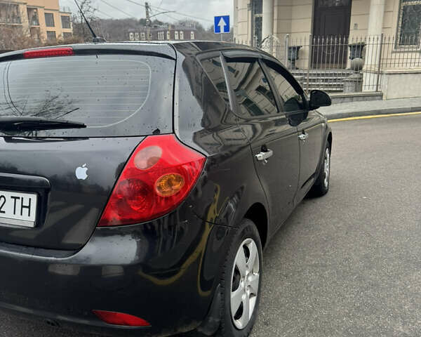 Черный Киа Сид, объемом двигателя 1.4 л и пробегом 334 тыс. км за 3999 $, фото 5 на Automoto.ua