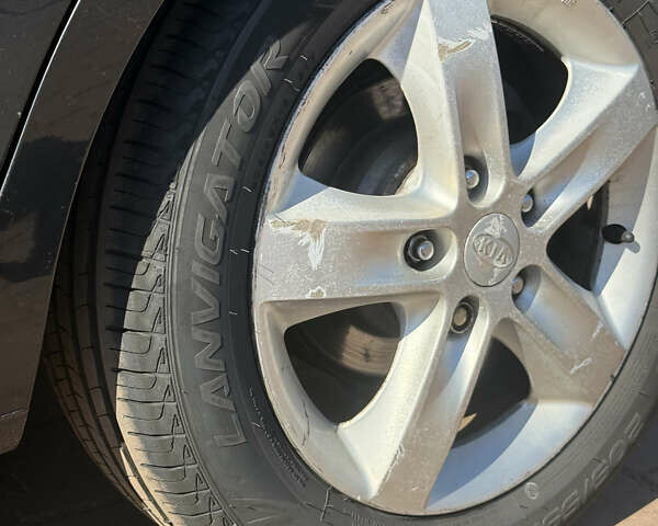 Черный Киа Сид, объемом двигателя 2 л и пробегом 202 тыс. км за 5900 $, фото 12 на Automoto.ua