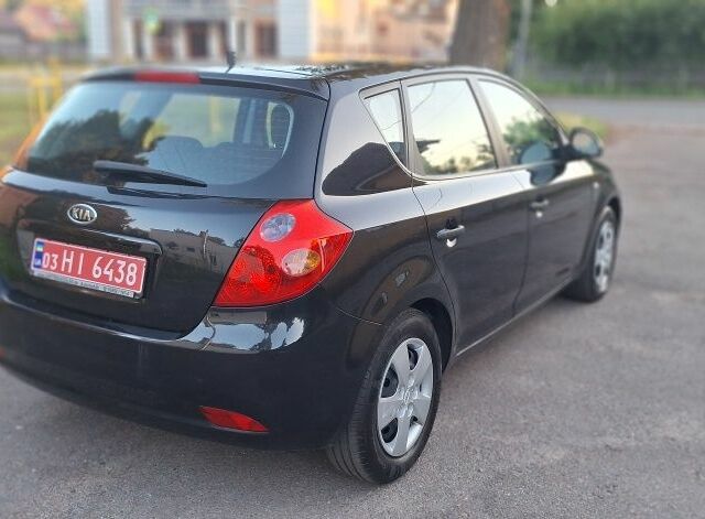 Чорний Кіа Сід, об'ємом двигуна 4 л та пробігом 170 тис. км за 5650 $, фото 6 на Automoto.ua