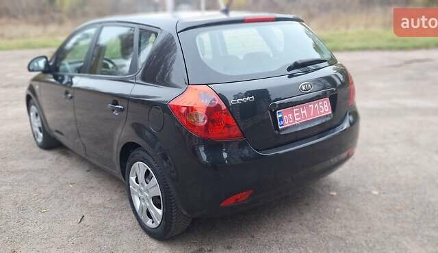 Черный Киа Сид, объемом двигателя 1.6 л и пробегом 220 тыс. км за 5850 $, фото 11 на Automoto.ua