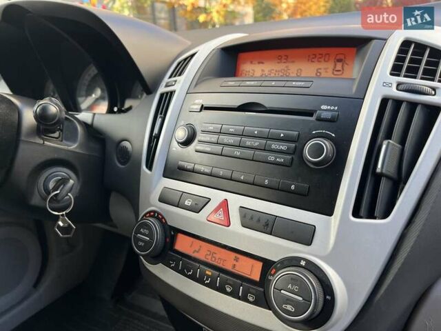 Черный Киа Сид, объемом двигателя 1.6 л и пробегом 149 тыс. км за 6999 $, фото 30 на Automoto.ua