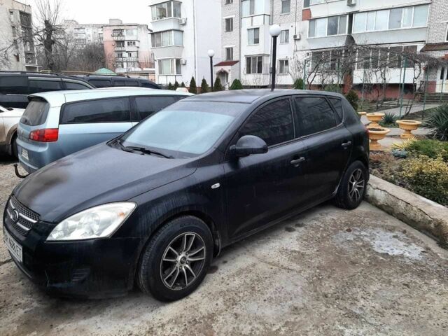 Черный Киа Сид, объемом двигателя 1.6 л и пробегом 360 тыс. км за 3690 $, фото 2 на Automoto.ua