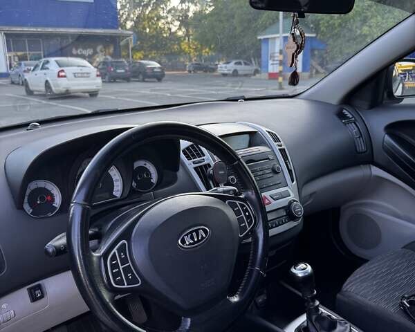 Чорний Кіа Сід, об'ємом двигуна 1.4 л та пробігом 208 тис. км за 4600 $, фото 4 на Automoto.ua