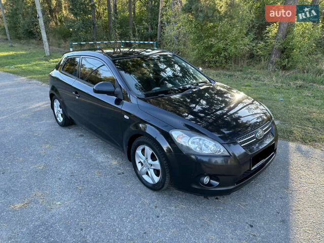 Черный Киа Сид, объемом двигателя 1.6 л и пробегом 190 тыс. км за 4950 $, фото 3 на Automoto.ua