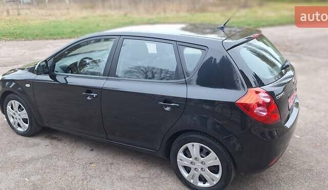 Черный Киа Сид, объемом двигателя 1.6 л и пробегом 220 тыс. км за 5850 $, фото 17 на Automoto.ua