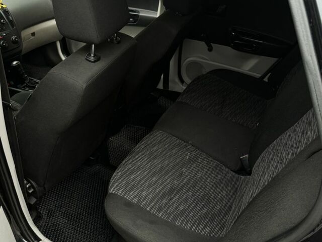 Черный Киа Сид, объемом двигателя 1.4 л и пробегом 330 тыс. км за 4499 $, фото 12 на Automoto.ua