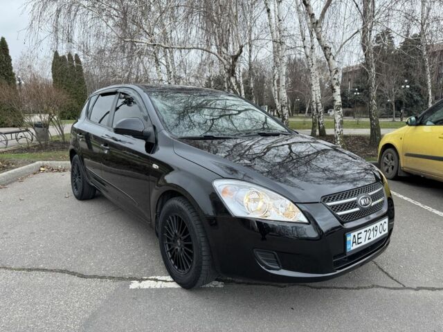 Чорний Кіа Сід, об'ємом двигуна 1.4 л та пробігом 169 тис. км за 4900 $, фото 1 на Automoto.ua
