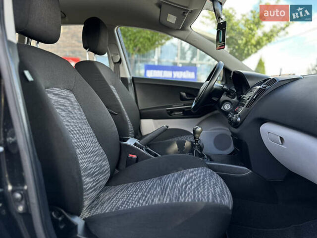 Чорний Кіа Сід, об'ємом двигуна 1.4 л та пробігом 226 тис. км за 5900 $, фото 48 на Automoto.ua