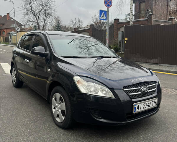 Черный Киа Сид, объемом двигателя 1.4 л и пробегом 334 тыс. км за 3999 $, фото 3 на Automoto.ua