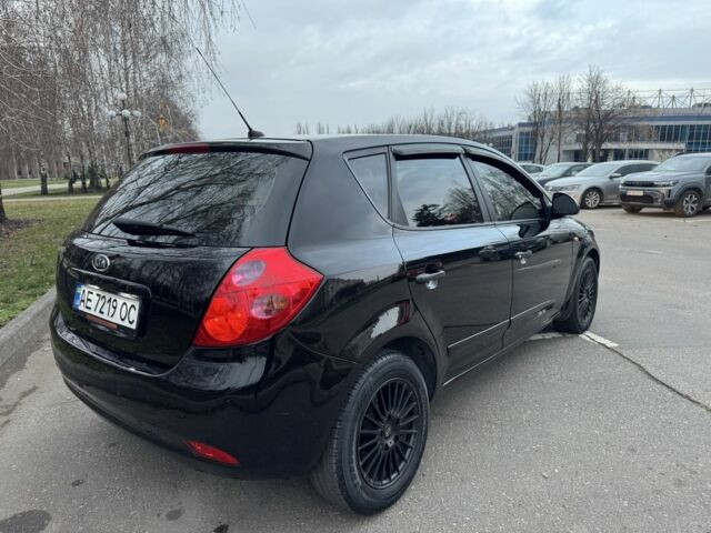 Чорний Кіа Сід, об'ємом двигуна 1.4 л та пробігом 169 тис. км за 4900 $, фото 3 на Automoto.ua