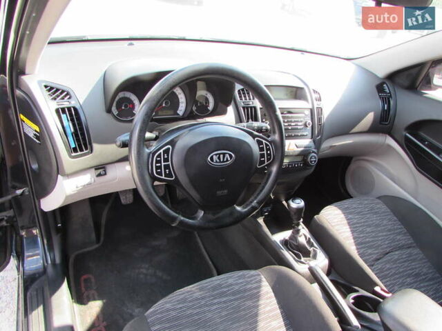 Черный Киа Сид, объемом двигателя 1.6 л и пробегом 147 тыс. км за 5998 $, фото 6 на Automoto.ua