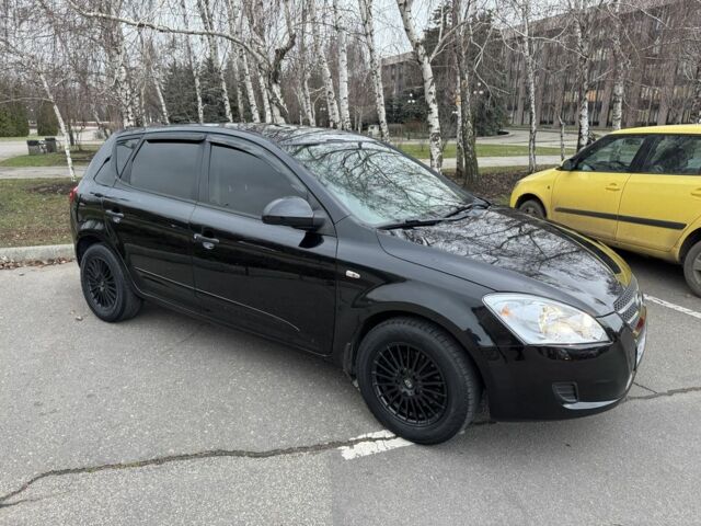 Чорний Кіа Сід, об'ємом двигуна 1.4 л та пробігом 169 тис. км за 4900 $, фото 7 на Automoto.ua