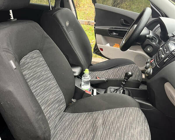 Черный Киа Сид, объемом двигателя 1.4 л и пробегом 359 тыс. км за 4200 $, фото 9 на Automoto.ua