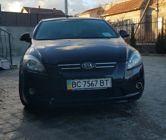 Киа Сид 2008 в Львове на Automoto.ua Черный Киа Сид, объемом двигателя 1.6 л и пробегом 108 тыс. км за 6700 $, фото 4 на Automoto.ua