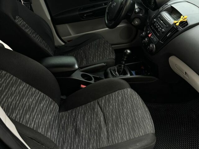 Черный Киа Сид, объемом двигателя 1.4 л и пробегом 330 тыс. км за 4499 $, фото 10 на Automoto.ua