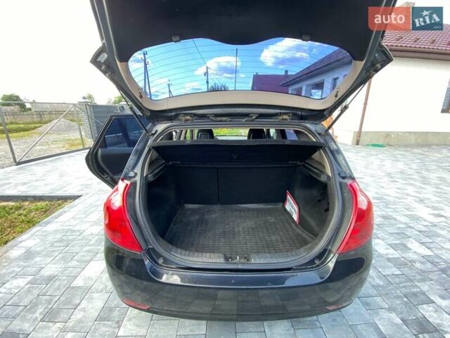 Кіа Сід 2008 у Сарнах на Automoto.ua Чорний Кіа Сід, об'ємом двигуна 1.4 л та пробігом 249 тис. км за 5200 $, фото 5 на Automoto.ua