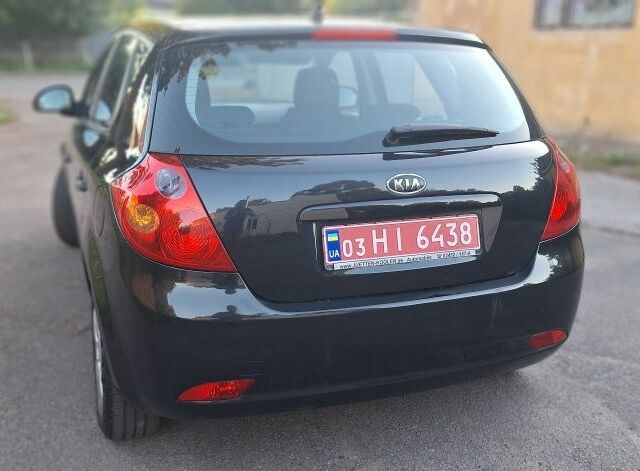 Чорний Кіа Сід, об'ємом двигуна 4 л та пробігом 170 тис. км за 5650 $, фото 10 на Automoto.ua