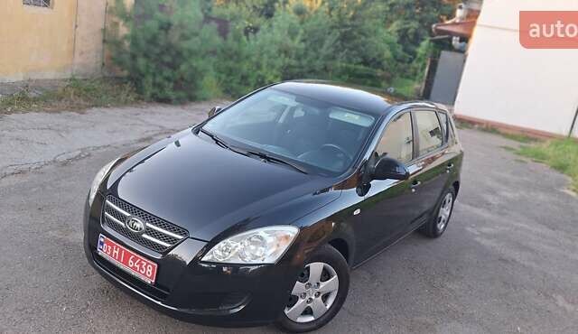 Чорний Кіа Сід, об'ємом двигуна 1.4 л та пробігом 170 тис. км за 5600 $, фото 24 на Automoto.ua