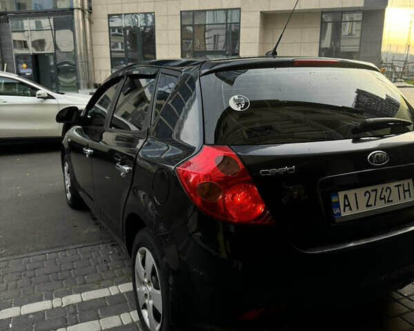 Черный Киа Сид, объемом двигателя 1.4 л и пробегом 334 тыс. км за 4499 $, фото 1 на Automoto.ua