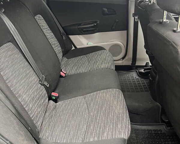 Черный Киа Сид, объемом двигателя 1.4 л и пробегом 359 тыс. км за 4200 $, фото 8 на Automoto.ua