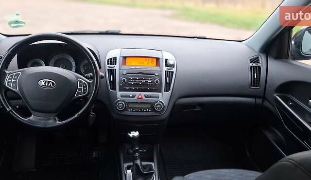 Черный Киа Сид, объемом двигателя 1.6 л и пробегом 220 тыс. км за 5850 $, фото 34 на Automoto.ua