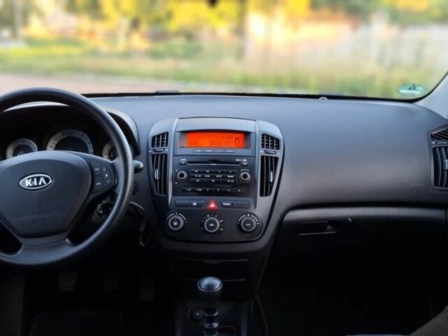 Киа Сид 2008 в Нежине на Automoto.ua Черный Киа Сид, объемом двигателя 1.4 л и пробегом 170 тыс. км за 5400 $, фото 4 на Automoto.ua