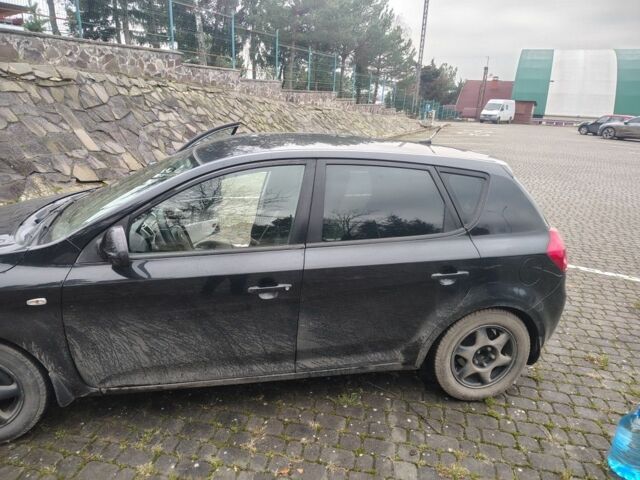 Черный Киа Сид, объемом двигателя 0 л и пробегом 3 тыс. км за 4600 $, фото 4 на Automoto.ua