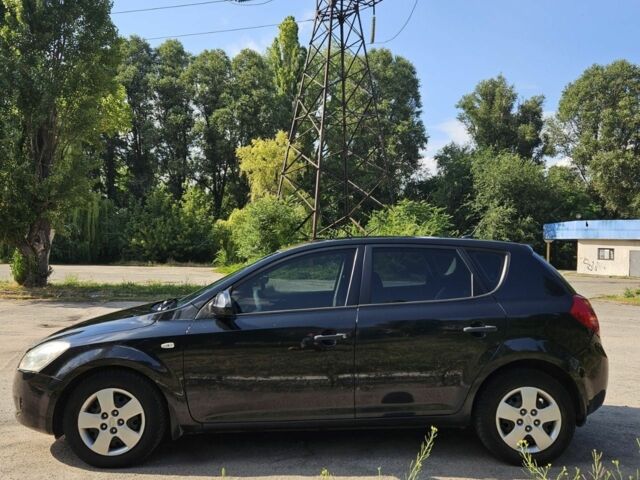 Черный Киа Сид, объемом двигателя 1.6 л и пробегом 190 тыс. км за 4950 $, фото 1 на Automoto.ua