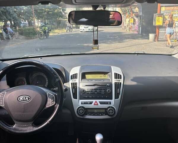 Черный Киа Сид, объемом двигателя 1.98 л и пробегом 214 тыс. км за 5500 $, фото 12 на Automoto.ua