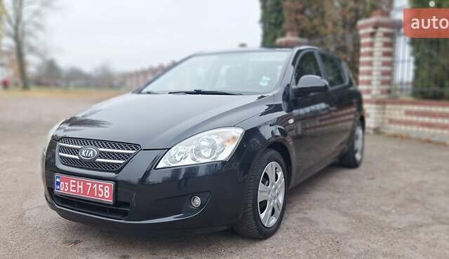 Черный Киа Сид, объемом двигателя 1.6 л и пробегом 220 тыс. км за 5850 $, фото 7 на Automoto.ua