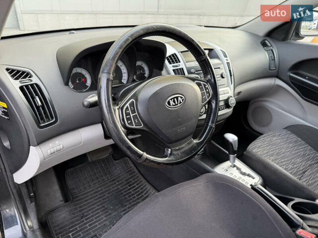 Чорний Кіа Сід, об'ємом двигуна 1.6 л та пробігом 246 тис. км за 6300 $, фото 20 на Automoto.ua