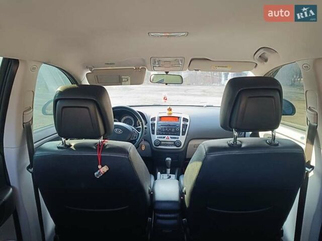 Черный Киа Сид, объемом двигателя 2 л и пробегом 281 тыс. км за 6100 $, фото 6 на Automoto.ua