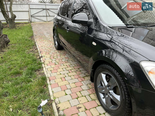 Черный Киа Сид, объемом двигателя 1.98 л и пробегом 290 тыс. км за 7000 $, фото 2 на Automoto.ua