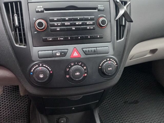 Черный Киа Сид, объемом двигателя 1.6 л и пробегом 231 тыс. км за 5200 $, фото 6 на Automoto.ua