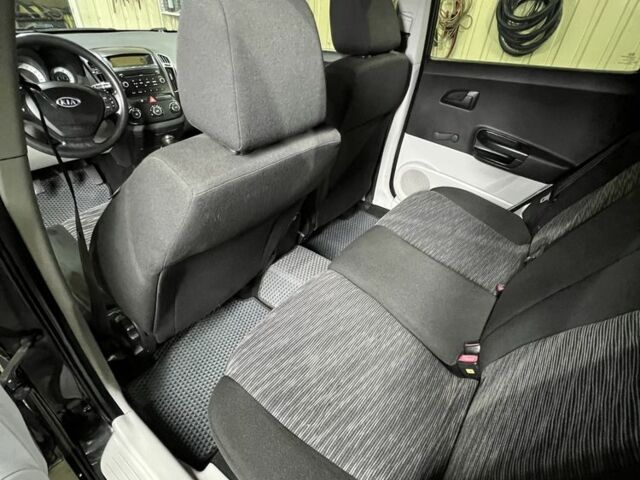 Чорний Кіа Сід, об'ємом двигуна 1.6 л та пробігом 236 тис. км за 5200 $, фото 7 на Automoto.ua