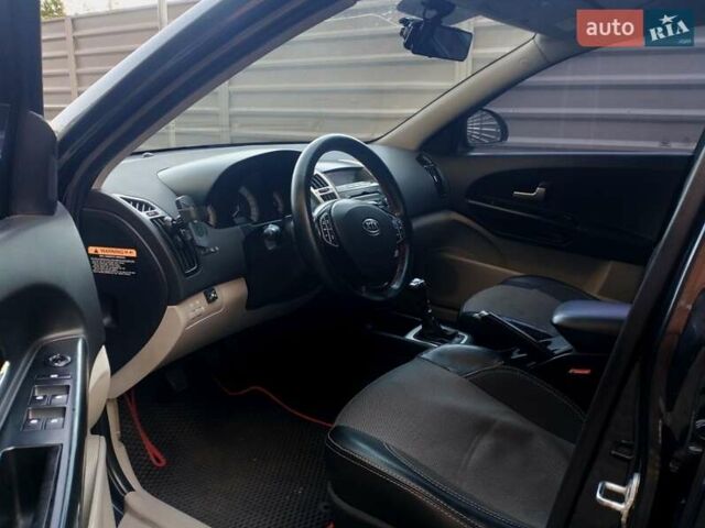 Черный Киа Сид, объемом двигателя 1.6 л и пробегом 278 тыс. км за 4000 $, фото 3 на Automoto.ua