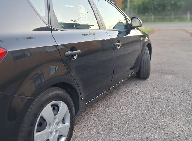 Чорний Кіа Сід, об'ємом двигуна 4 л та пробігом 170 тис. км за 5650 $, фото 13 на Automoto.ua
